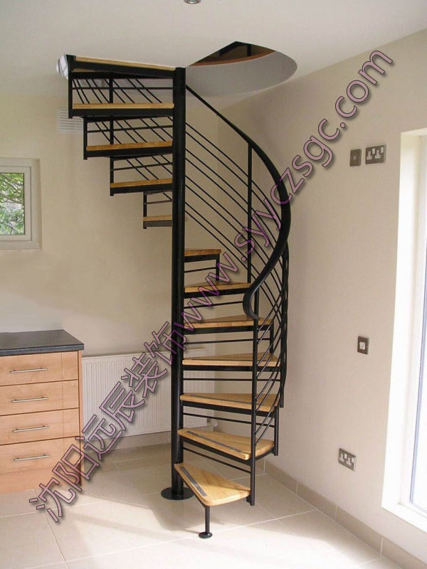 焊接纯木质台阶旋转楼梯