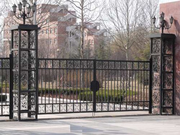 铁艺大门 工厂 花柱 企业大门