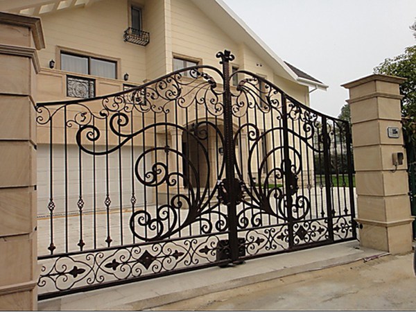 铁艺大门 锻铁 简洁 典雅 蝴蝶弯花铁艺门